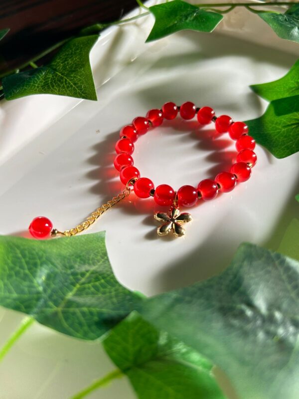 🌹 Crimson Charm – Handmade Elegance Bracelet 🌿