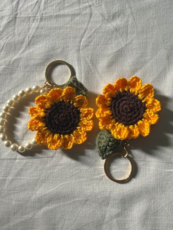 🌻✨ Golden Bloom Duo - Crochet Sunflower Keychains 🌞🧵