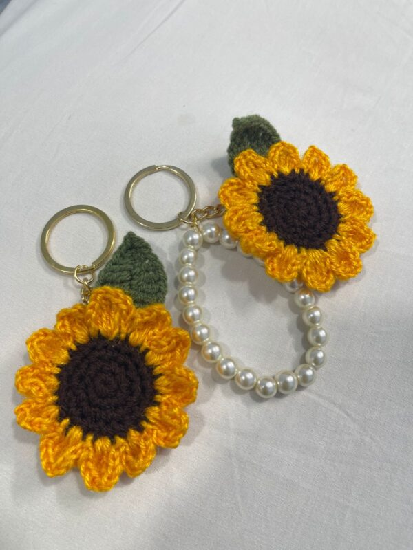 🌻✨ Golden Bloom Duo - Crochet Sunflower Keychains 🌞🧵
