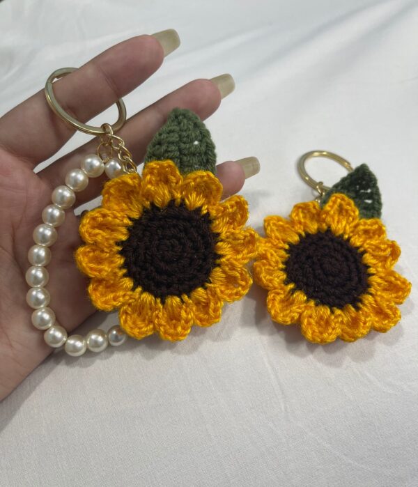 🌻✨ Golden Bloom Duo - Crochet Sunflower Keychains 🌞🧵
