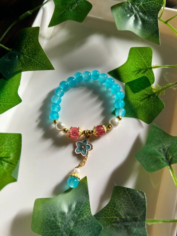 🌸💧 Aqua Bloom – Petal Charm Bracelet ✨🩵