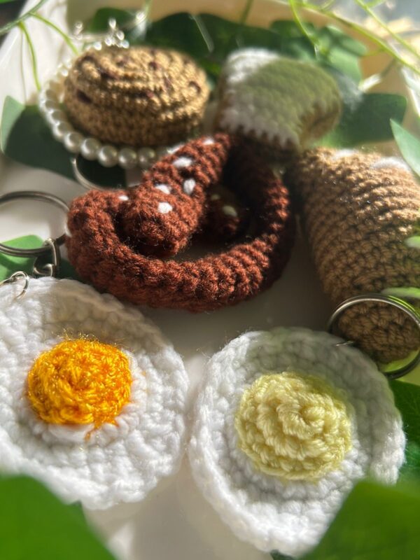 Adorable Crochet Foodie Keychains & Charms 🍳🥨🍪