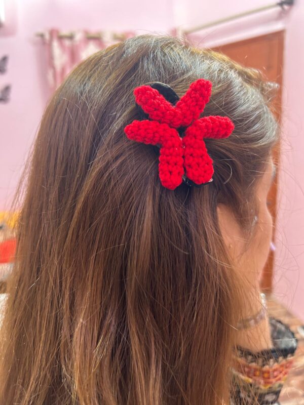 🌸 Handmade Crochet Hairpin – “Angry Girl” Edition 🦋😤✨