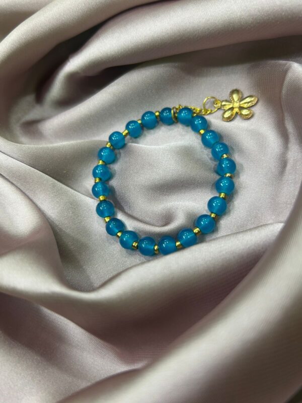 🌹 Crimson Charm – Handmade Elegance Bracelet 🌿