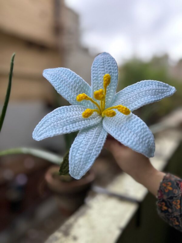 💐🌺Handcrafted Serenity: Blue Lily Crochet Flower 🧶
