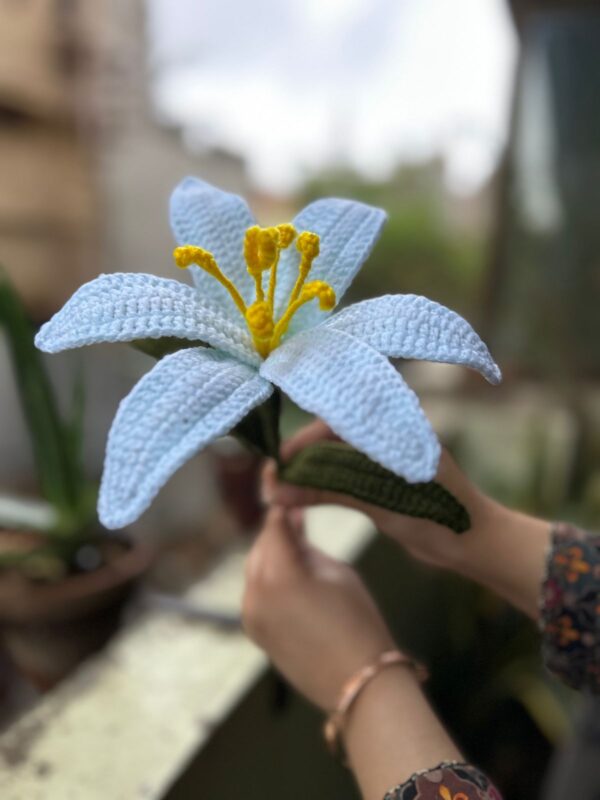 💐🌺Handcrafted Serenity: Blue Lily Crochet Flower 🧶