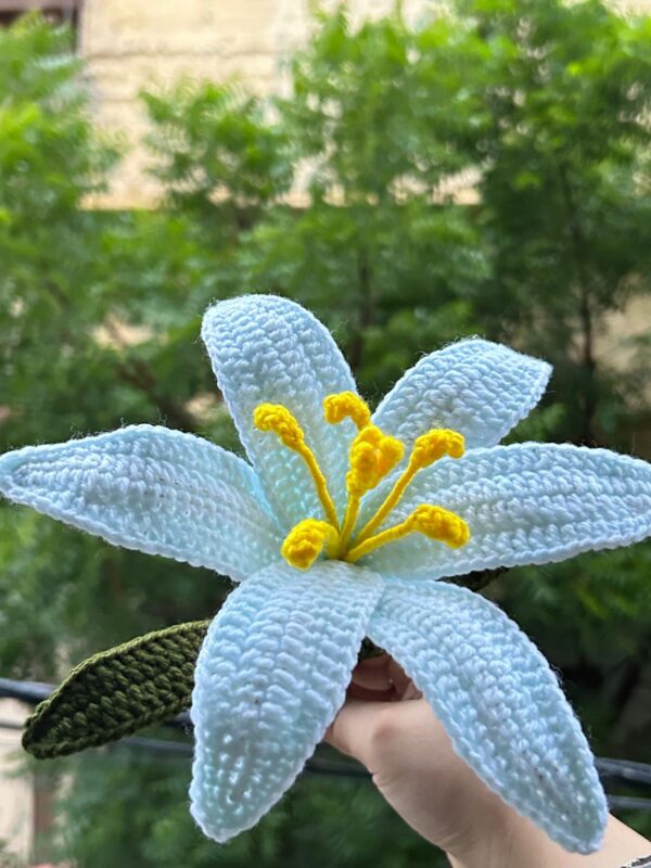 💐🌺Handcrafted Serenity: Blue Lily Crochet Flower 🧶