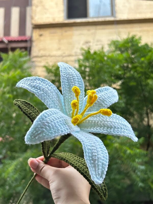 💐🌺Handcrafted Serenity: Blue Lily Crochet Flower 🧶