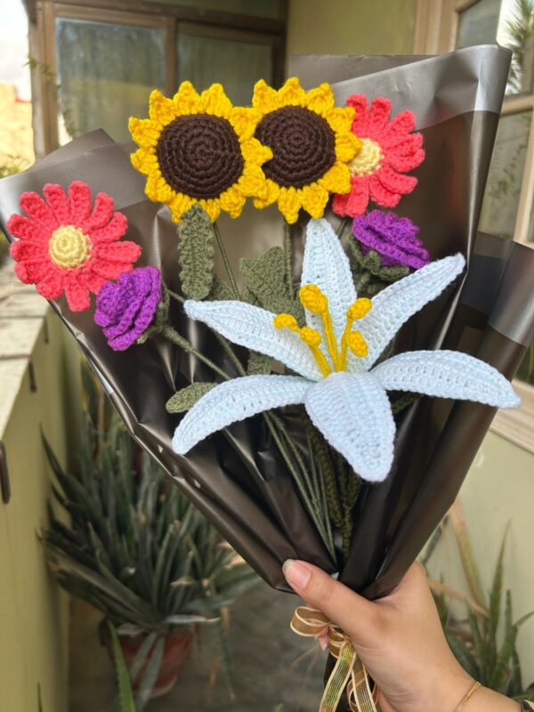 Forever Blooms 🌸 – Handmade Crochet Flower Bunch