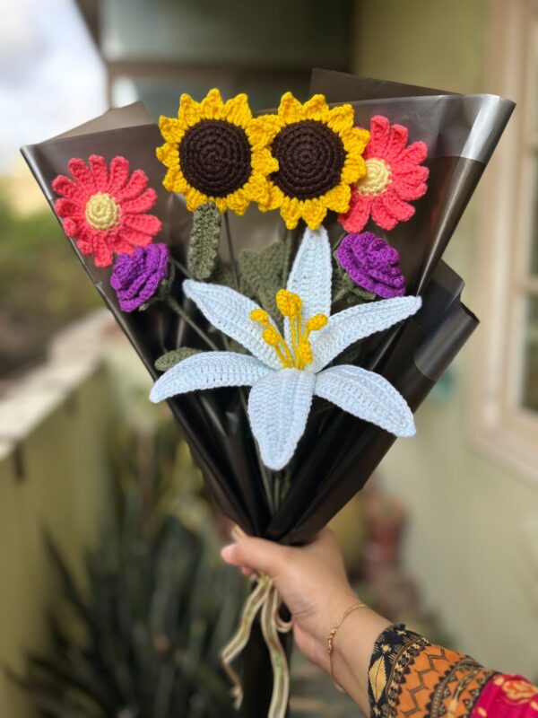 Forever Blooms 🌸 – Handmade Crochet Flower Bunch