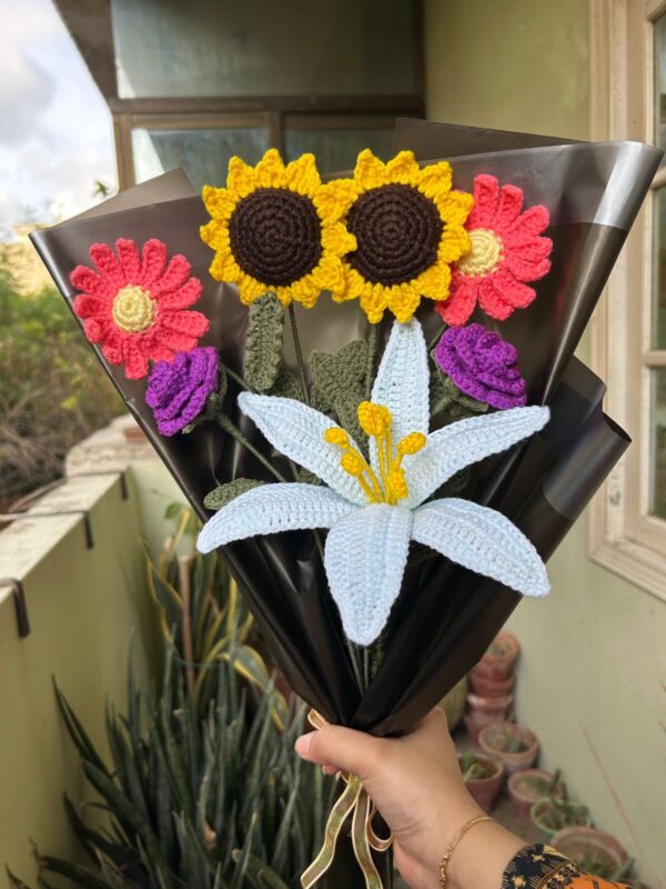 Forever Blooms 🌸 – Handmade Crochet Flower Bunch