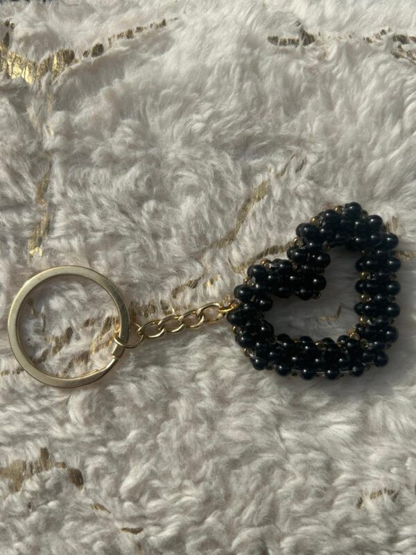 🖤Handmade Beaded Heart Keychain – Black & Gold