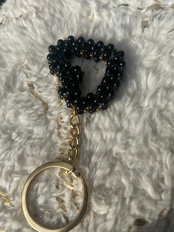 🖤Handmade Beaded Heart Keychain – Black & Gold