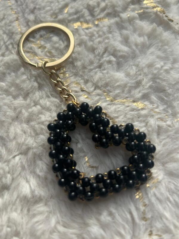 🖤Handmade Beaded Heart Keychain – Black & Gold